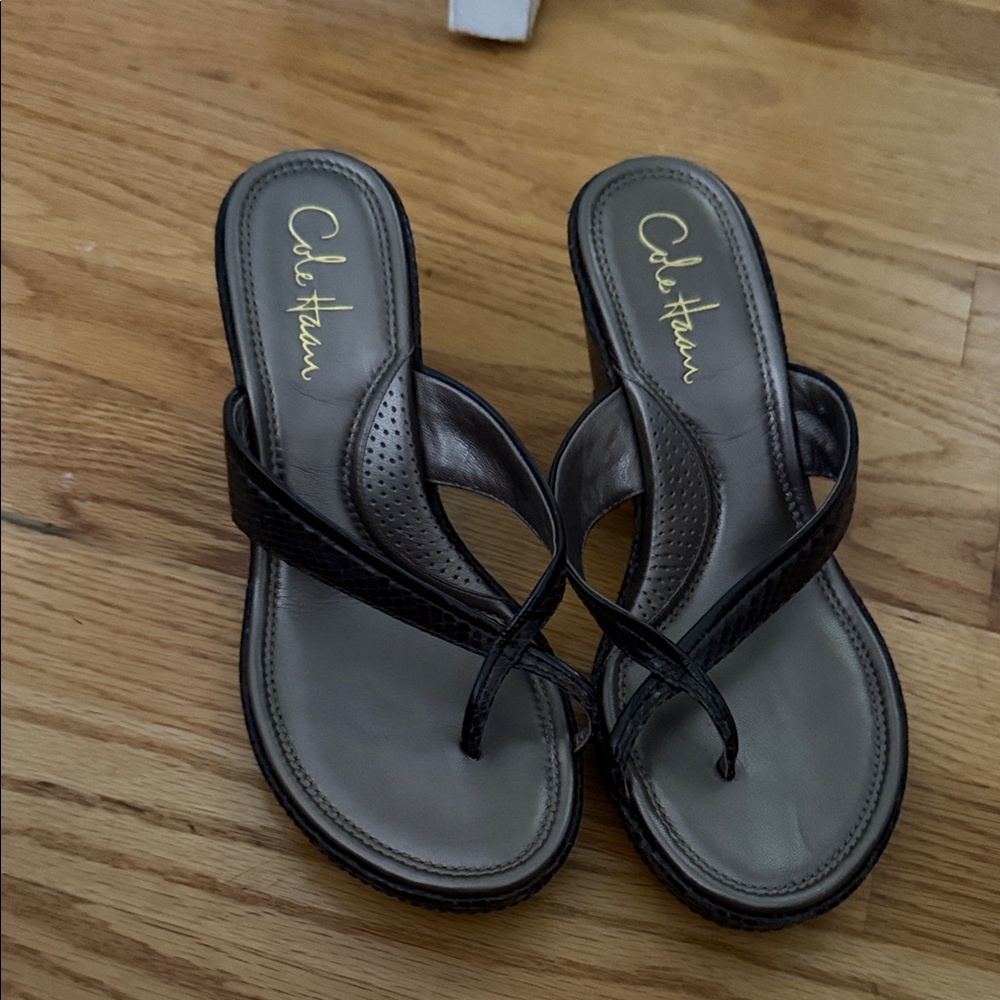 Cole Haan Women's Black and dark brown Sandals